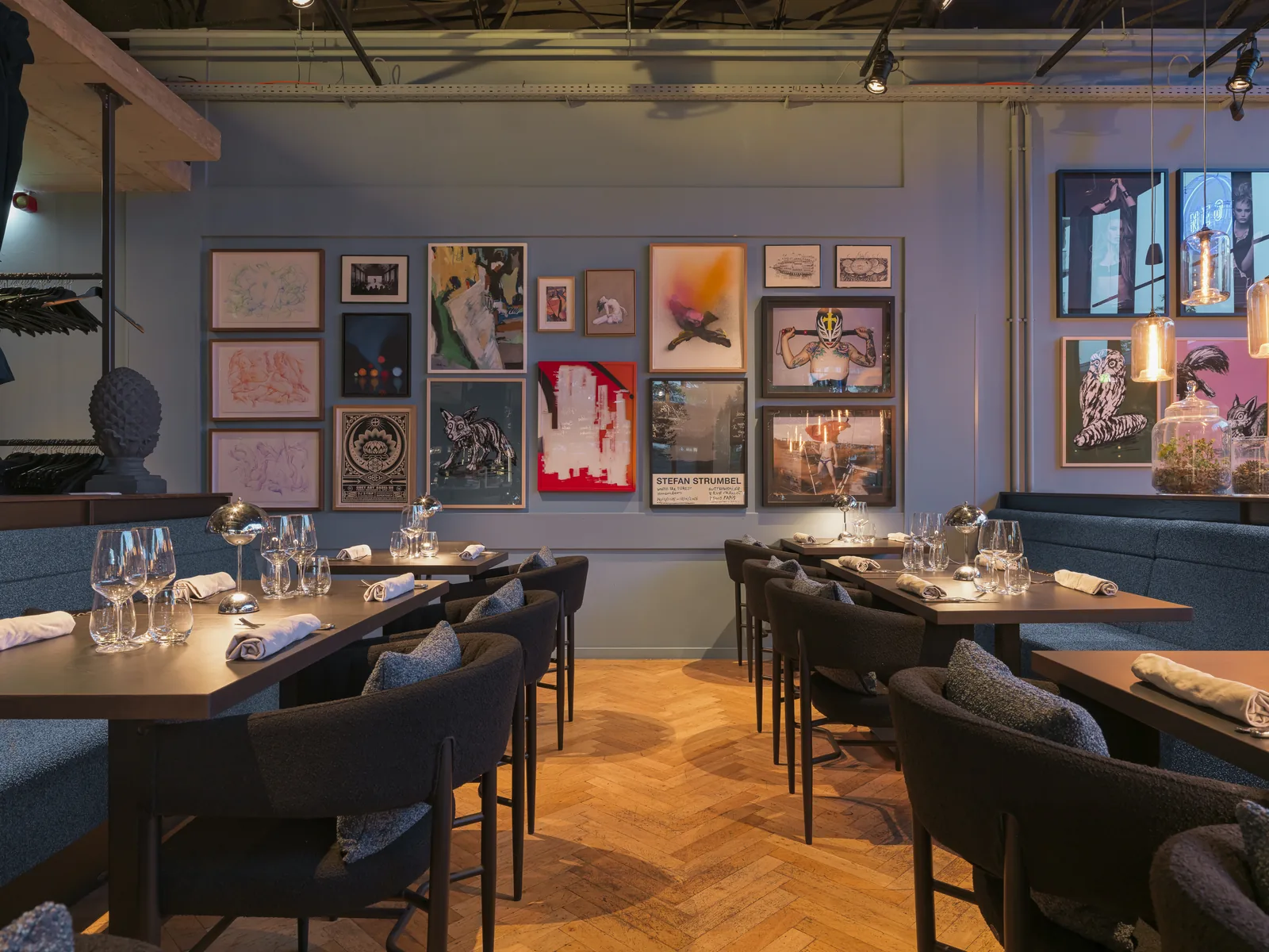 Kunstwand im Restaurant