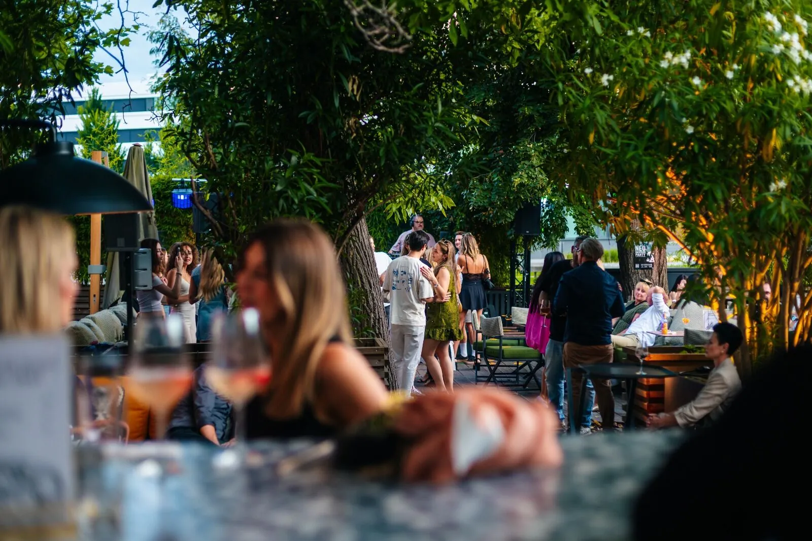Sommerabend auf der NEO Terrasse